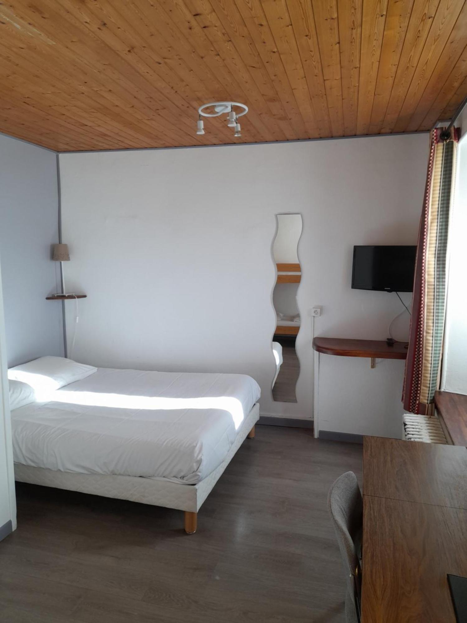 Hotel Du Centre فيلارد دي لانس المظهر الخارجي الصورة